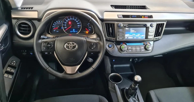 Toyota RAV4 cena 65000 przebieg: 171000, rok produkcji 2015 z Piotrków Trybunalski małe 562